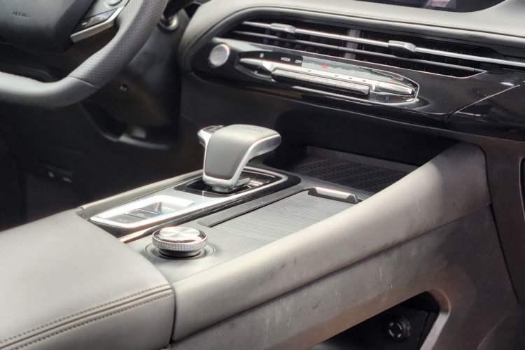 Used Dongfeng Aeolus Huge 2024 Mach Power 1.5T Premium Model Gear Lever
