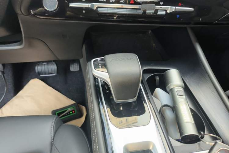 Used Dongfeng Aeolus Huge 2024 Mach Power 1.5T Luxury Model Gear Lever