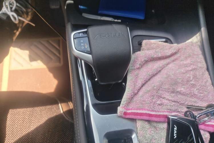Used Dongfeng Aeolus Huge 2024 Mach Power 1.5T Luxury Model Gear Lever