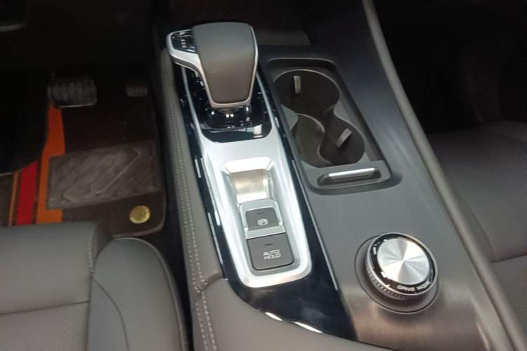 Used Dongfeng Aeolus Huge 2024 Mach Power 1.5T Premium Model Gear Lever