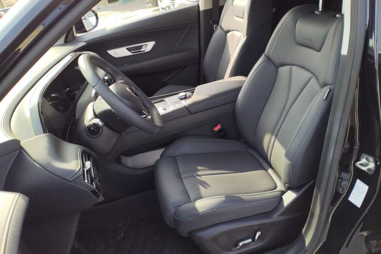 Used Dongfeng Aeolus Huge 2024 Mach Power 1.5T Premium Model Left Front Seat