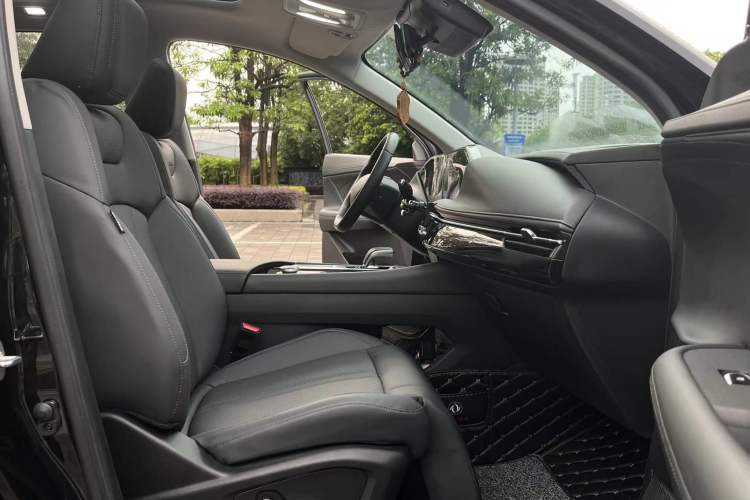 Used Dongfeng Aeolus Huge 2024 Mach Power 1.5T Premium Model Right Front Seat