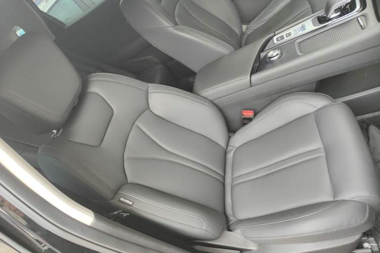 Used Dongfeng Aeolus Huge 2024 Mach Power 1.5T Luxury Model Right Front Seat