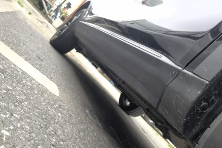 Used Dongfeng Aeolus Huge 2024 Mach Power 1.5T Premium Model Right Side Sill