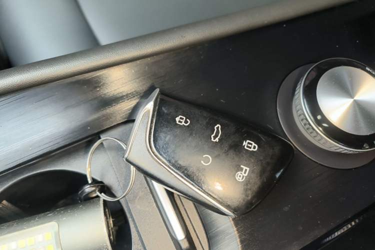 Used Dongfeng Aeolus Huge 2024 Mach Power 1.5T Luxury Model Vehicle Key