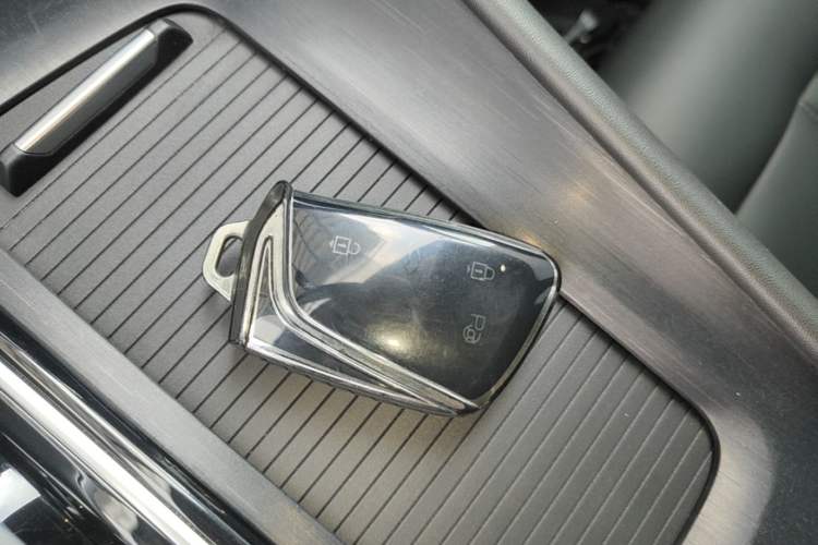 Used Dongfeng Aeolus Huge 2024 Mach Power 1.5T Luxury Model Vehicle Key