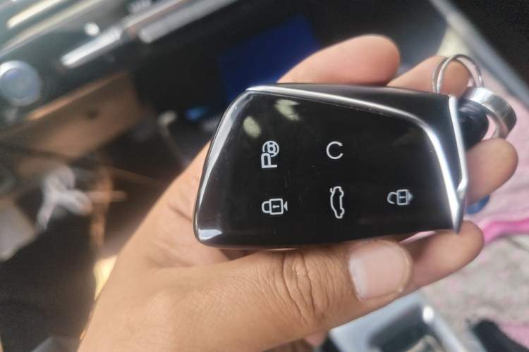 Used Dongfeng Aeolus Huge 2024 Mach Power 1.5T Luxury Model Vehicle Key