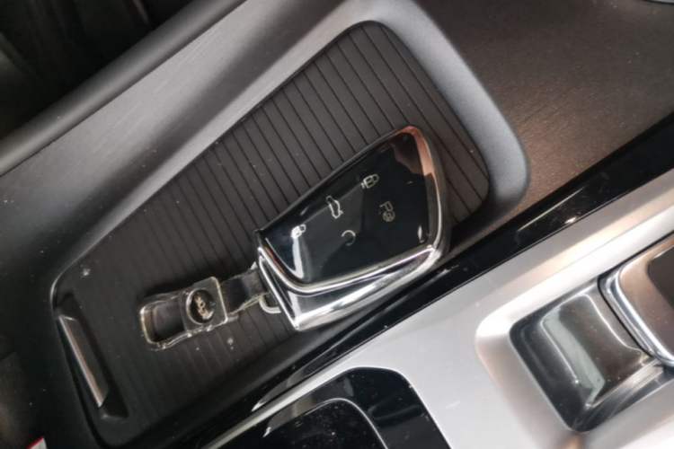 Used Dongfeng Aeolus Huge 2024 Mach Power 1.5T Premium Model Vehicle Key