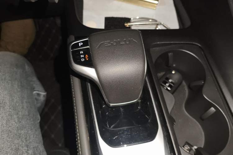 Used Dongfeng Aeolus Huge 2024 Mach Power 1.5T Premium Model Gear Lever