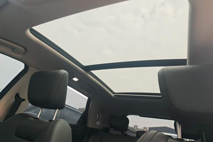 Used Dongfeng Aeolus Huge 2024 Mach Power 1.5T Luxury Model Headliner