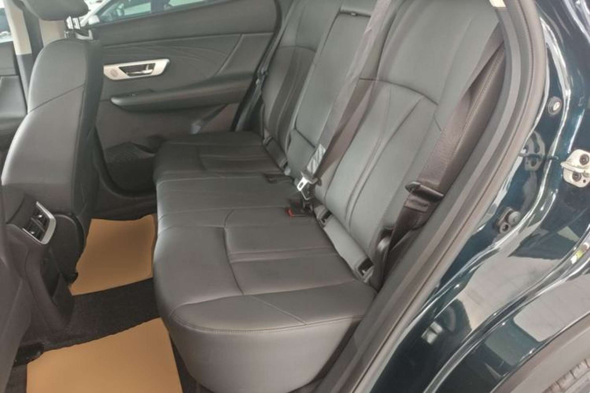 Used Dongfeng Aeolus Huge 2024 Mach Power 1.5T Premium Model Left Rear Seat