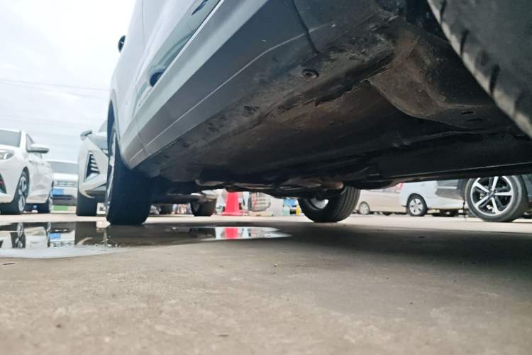 Used Dongfeng Aeolus Huge 2024 Mach Power 1.5T Luxury Model Right Side Sill