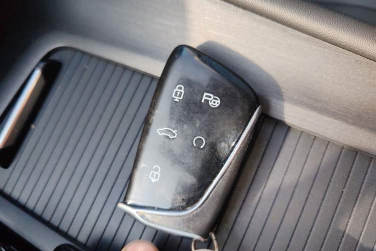 Used Dongfeng Aeolus Huge 2024 Mach Power 1.5T Premium Model Vehicle Key