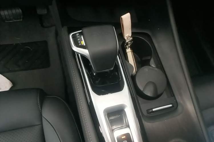 Used Dongfeng Aeolus Huge 2024 Mach Power 1.5T Premium Model Gear Lever