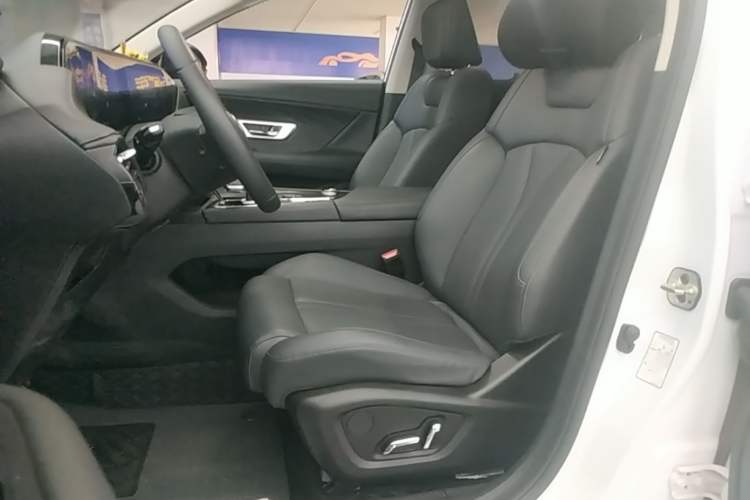 Used Dongfeng Aeolus Huge 2024 Mach Power 1.5T Premium Model Left Front Seat