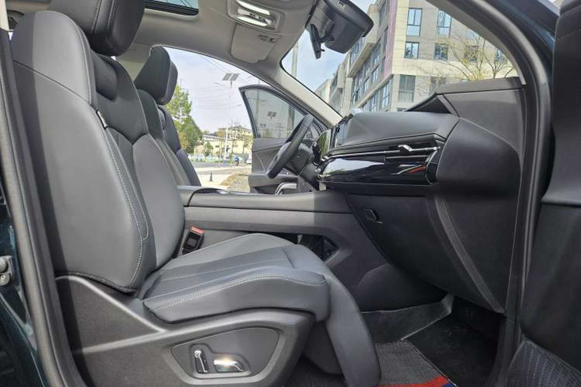 Used Dongfeng Aeolus Huge 2024 Mach Power 1.5T Premium Model Right Front Seat