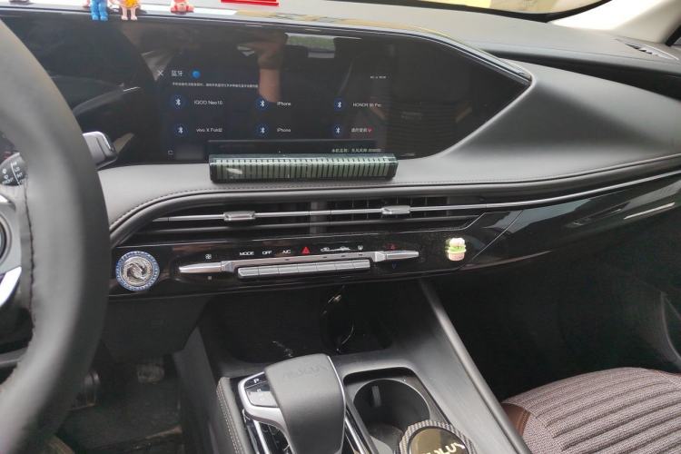Used Dongfeng Aeolus Huge 2024 Mach Power 1.5T Luxury Model Audio And AC Panel