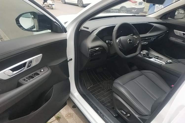 Used Dongfeng Aeolus Huge 2024 Mach Power 1.5T Luxury Model Driver Seat