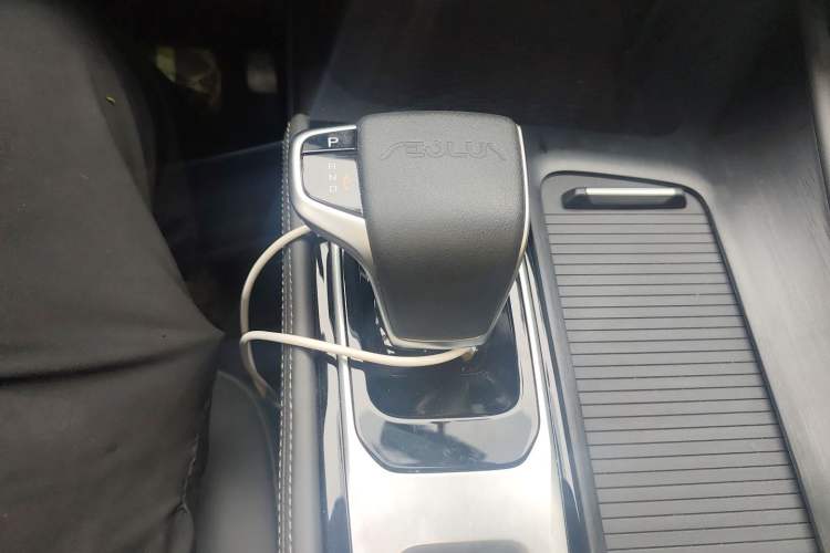 Used Dongfeng Aeolus Huge 2024 Mach Power 1.5T Luxury Model Gear Lever