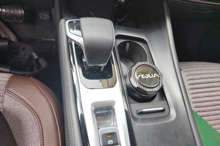 Used Dongfeng Aeolus Huge 2024 Mach Power 1.5T Luxury Model Gear Lever