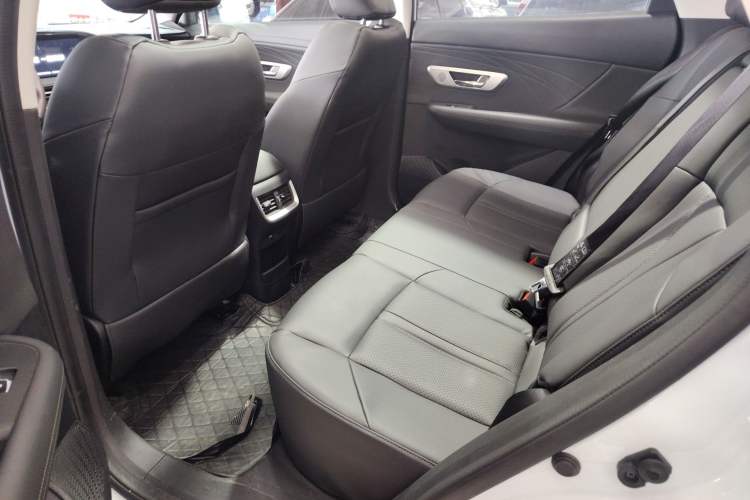 Used Dongfeng Aeolus Huge 2024 Mach Power 1.5T Premium Model Left Rear Seat