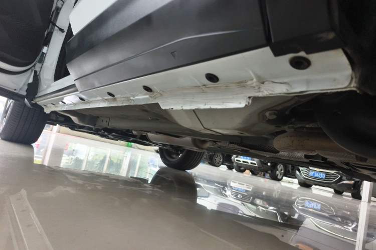 Used Dongfeng Aeolus Huge 2024 Mach Power 1.5T Premium Model Left Side Sill