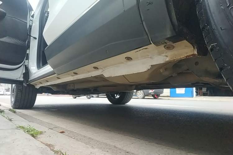 Used Dongfeng Aeolus Huge 2024 Mach Power 1.5T Luxury Model Left Side Sill