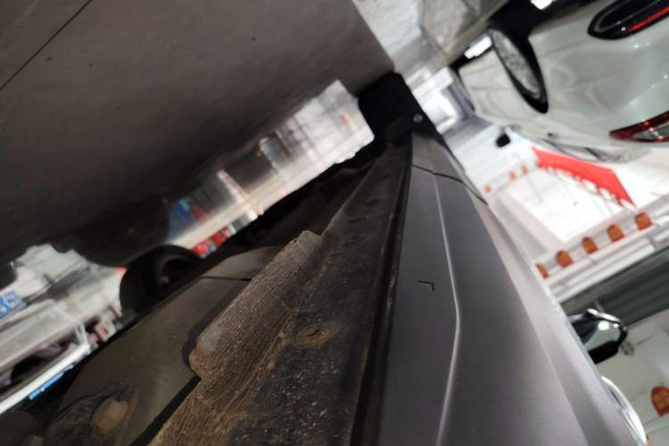 Used Dongfeng Aeolus Huge 2024 Mach Power 1.5T Premium Model Left Side Sill