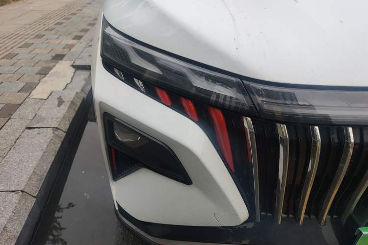 Used Dongfeng Aeolus Huge 2024 Mach Power 1.5T Luxury Model Right Front Headlight