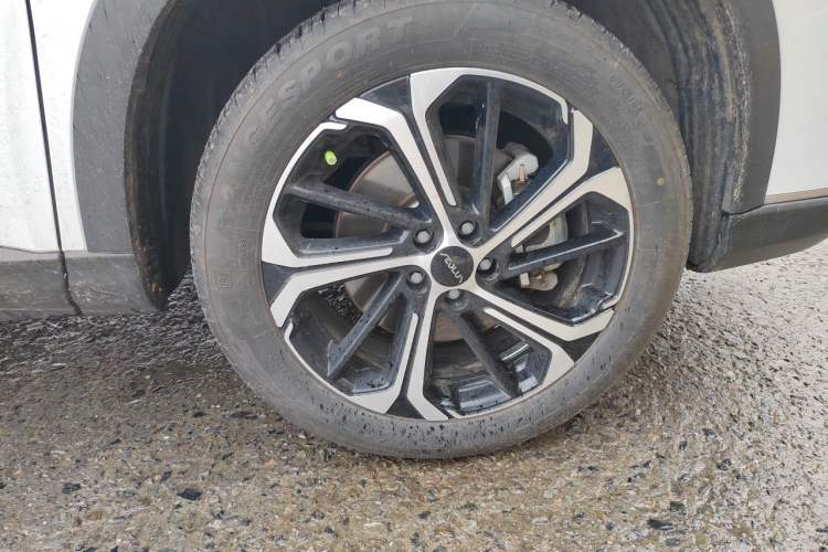 Used Dongfeng Aeolus Huge 2024 Mach Power 1.5T Luxury Model Right Front Wheel Hub