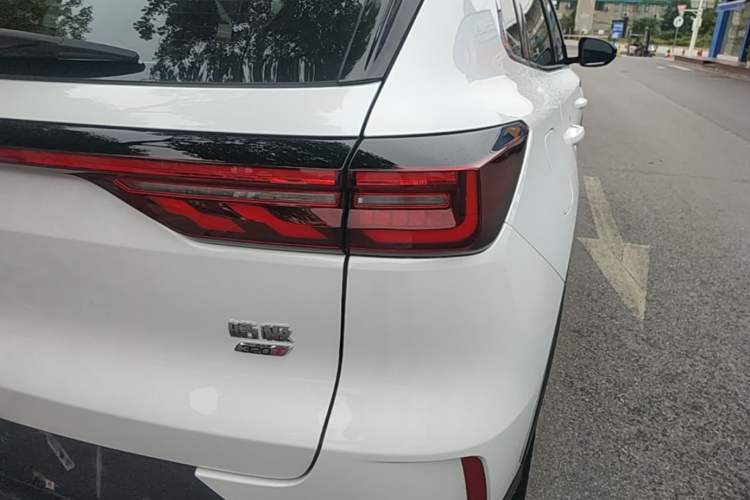 Used Dongfeng Aeolus Huge 2024 Mach Power 1.5T Luxury Model Right Rear Taillight