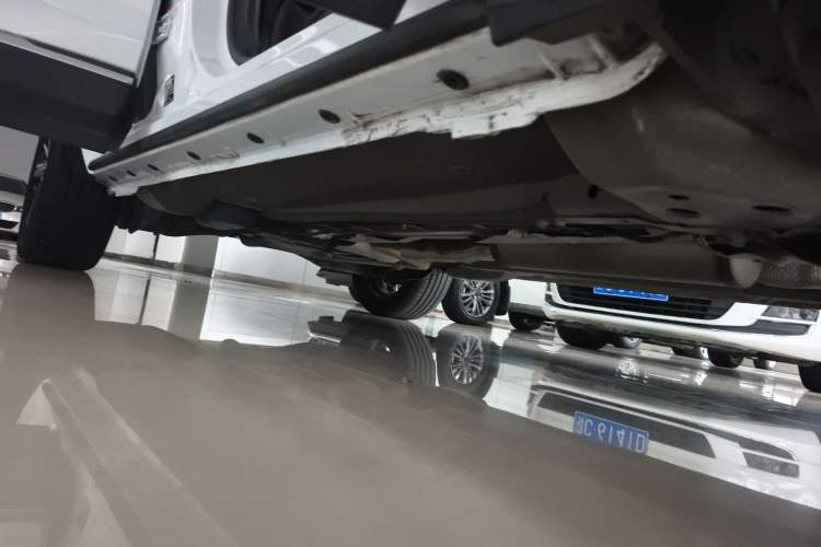 Used Dongfeng Aeolus Huge 2024 Mach Power 1.5T Premium Model Right Side Sill