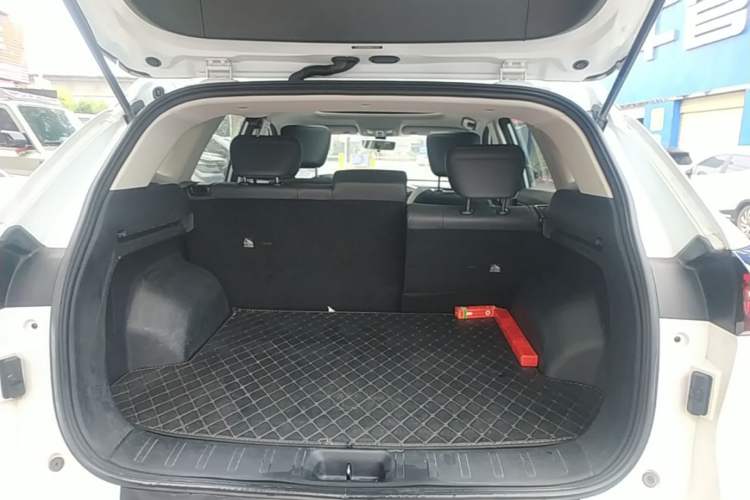 Used Dongfeng Aeolus Huge 2024 Mach Power 1.5T Luxury Model Trunk