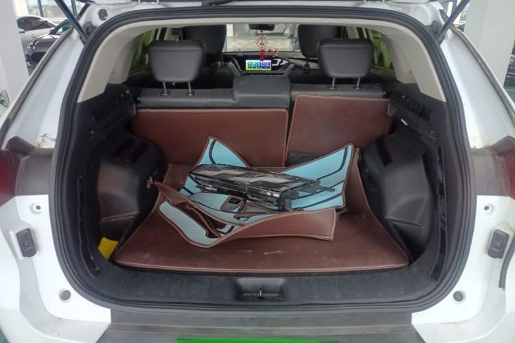 Used Dongfeng Aeolus Huge 2024 Mach Power 1.5T Luxury Model Trunk