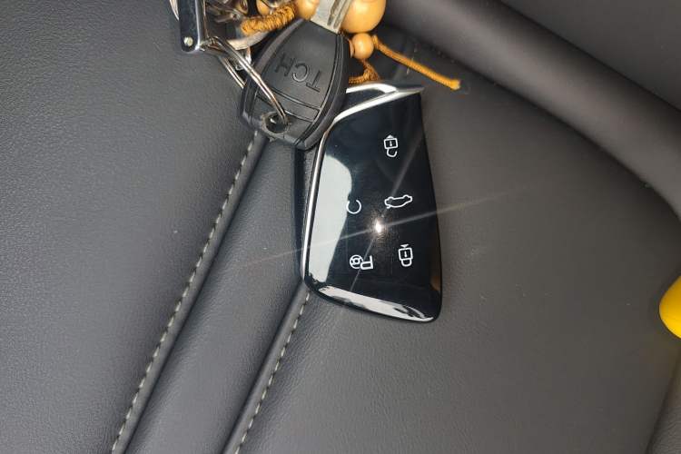 Used Dongfeng Aeolus Huge 2024 Mach Power 1.5T Luxury Model Vehicle Key
