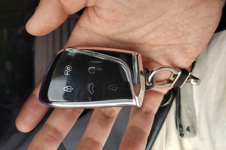 Used Dongfeng Aeolus Huge 2024 Mach Power 1.5T Luxury Model Vehicle Key