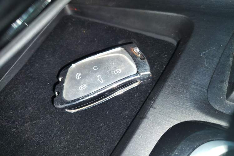 Used Dongfeng Aeolus Huge 2024 Mach Power 1.5T Premium Model Vehicle Key
