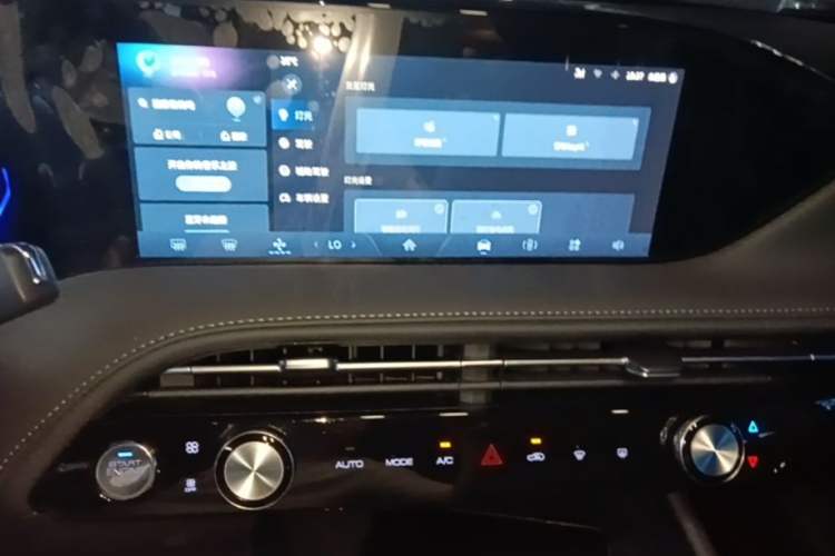 Used Dongfeng Aeolus Huge 2025 Mach Power 1.5T Premium Version Audio And AC Panel