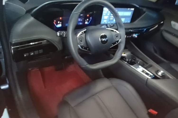 Used Dongfeng Aeolus Huge 2025 Mach Power 1.5T Premium Version Center Console