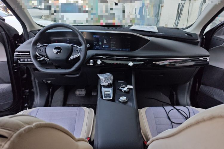 Used Dongfeng Aeolus Huge 2025 Mach Power 1.5T Premium Version Center Console