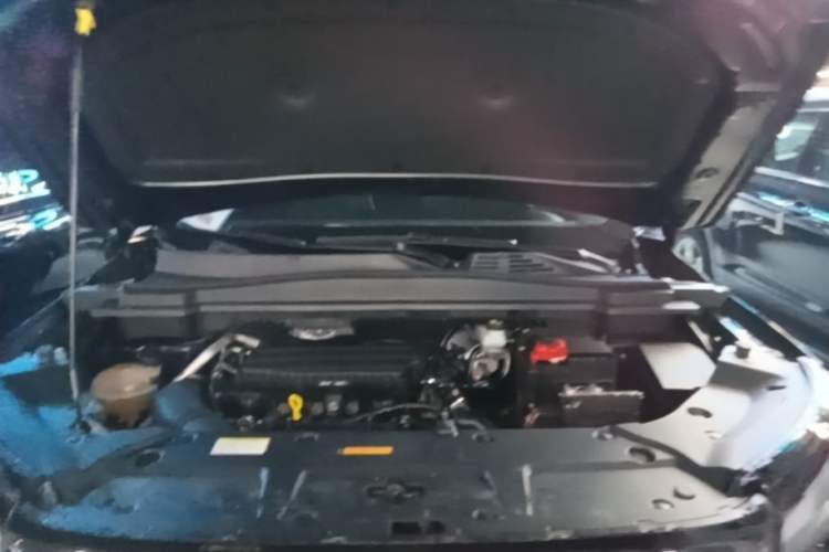 Used Dongfeng Aeolus Huge 2025 Mach Power 1.5T Premium Version Engine Bay