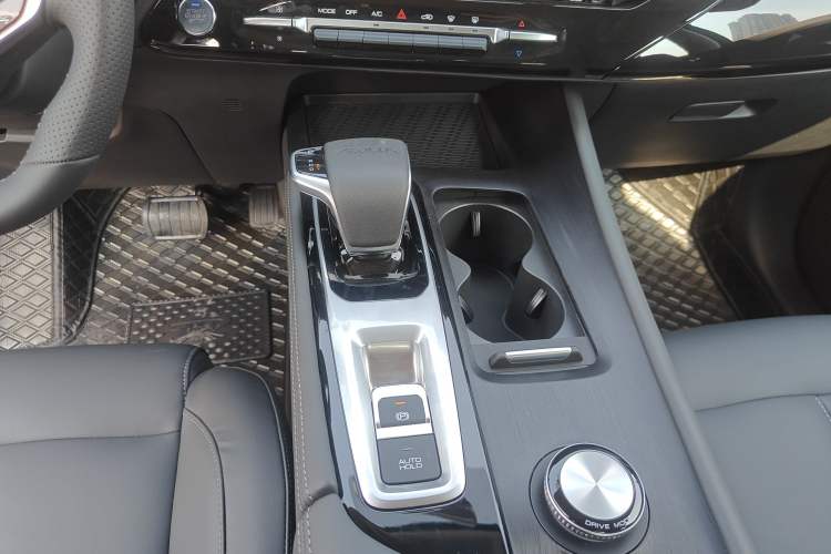 Used Dongfeng Aeolus Huge 2025 Mach Power 1.5T Luxury Version Gear Lever