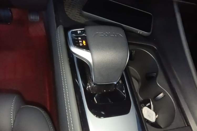 Used Dongfeng Aeolus Huge 2025 Mach Power 1.5T Premium Version Gear Lever