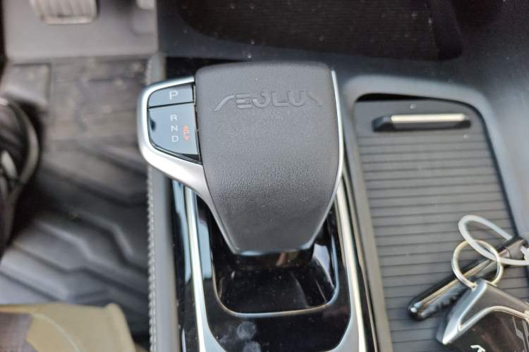 Used Dongfeng Aeolus Huge 2025 Mach Power 1.5T Premium Version Gear Lever