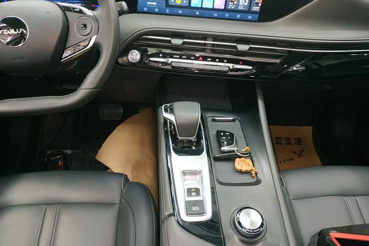 Used Dongfeng Aeolus Huge 2025 Mach Power 1.5T Luxury Version Gear Lever