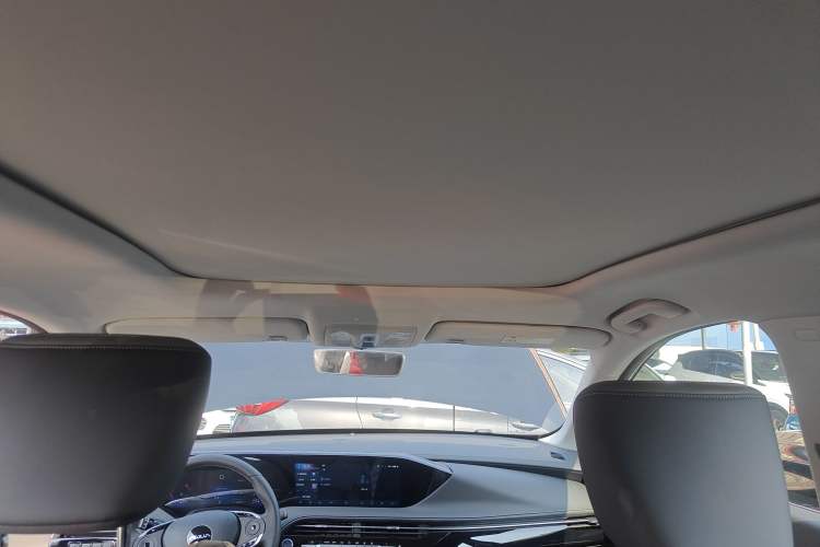 Used Dongfeng Aeolus Huge 2025 Mach Power 1.5T Luxury Version Headliner
