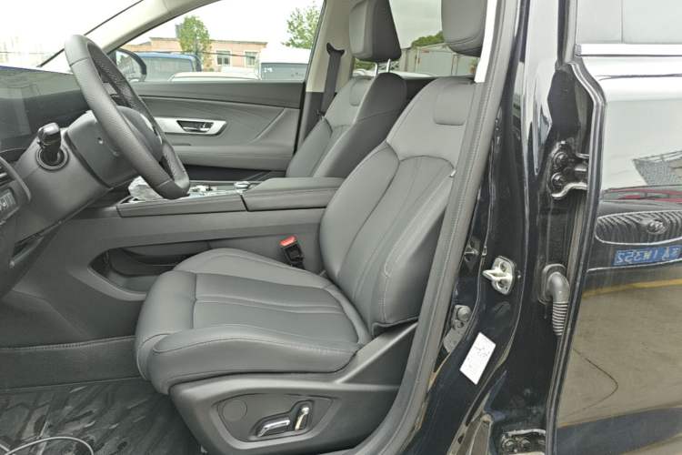 Used Dongfeng Aeolus Huge 2025 Mach Power 1.5T Premium Version Left Front Seat