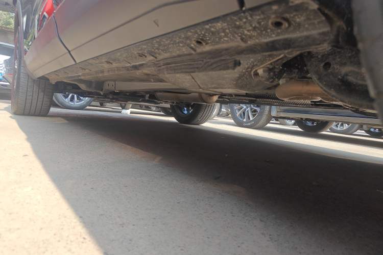 Used Dongfeng Aeolus Huge 2025 Mach Power 1.5T Luxury Version Left Side Sill