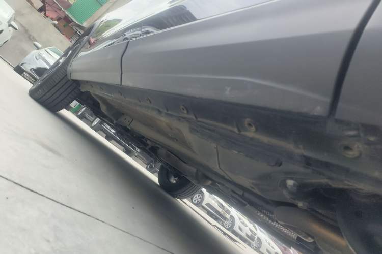 Used Dongfeng Aeolus Huge 2025 Mach Power 1.5T Luxury Version Left Side Sill