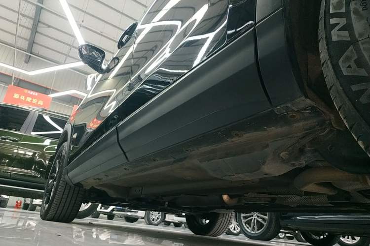 Used Dongfeng Aeolus Huge 2025 Mach Power 1.5T Luxury Version Left Side Sill